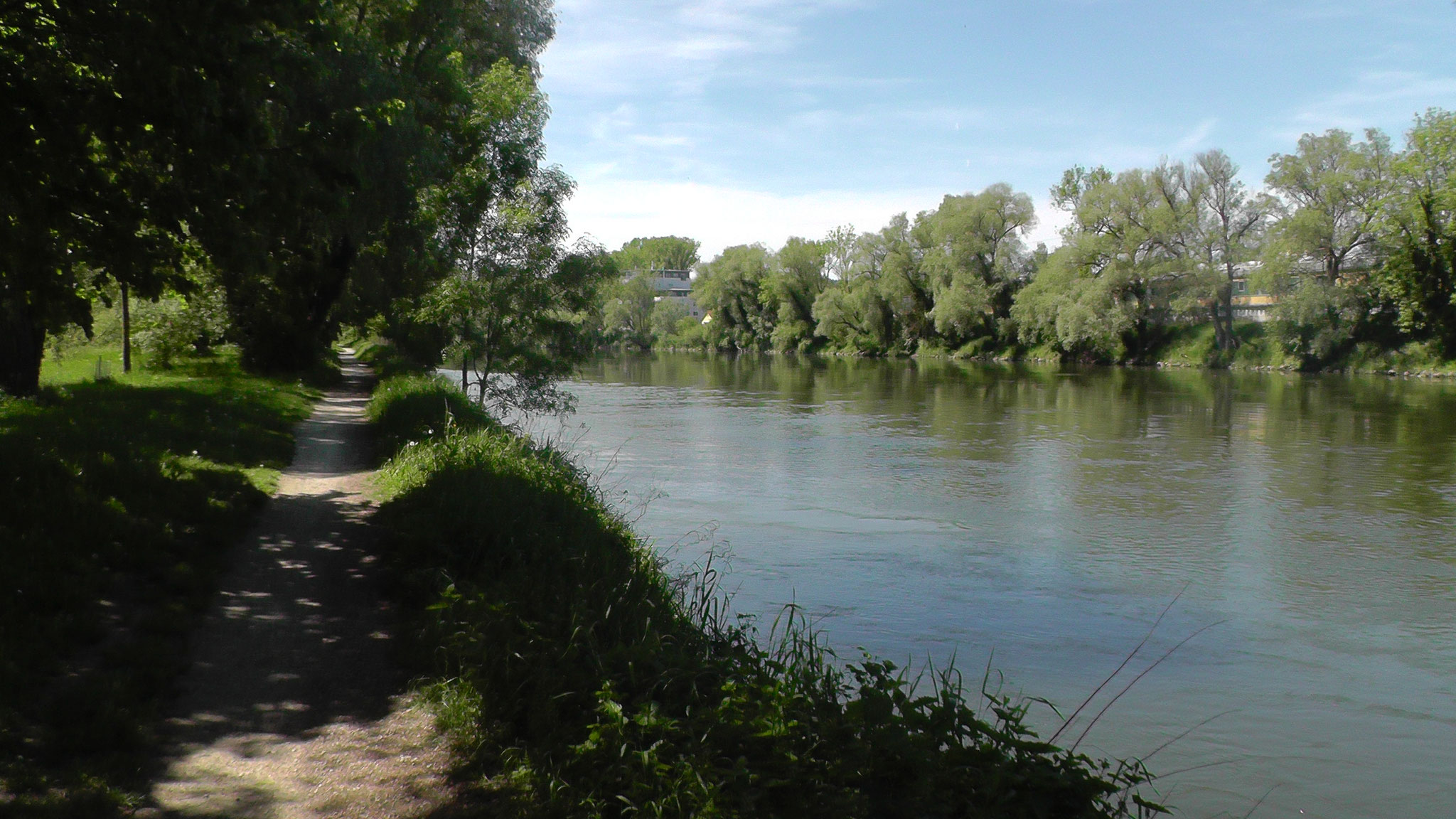 Fuß- bzw. Radweg von der Brandl-Bucht zum Freibad.